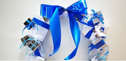 Holiday Gift Wreath