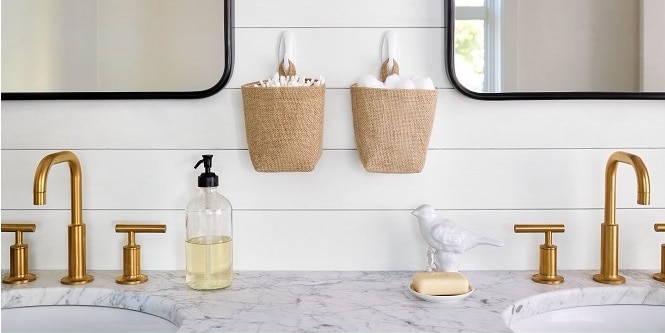 wall hanging ideas for bathroom
