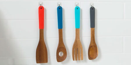 3m command hooks to hang spatulas on kitchen wall